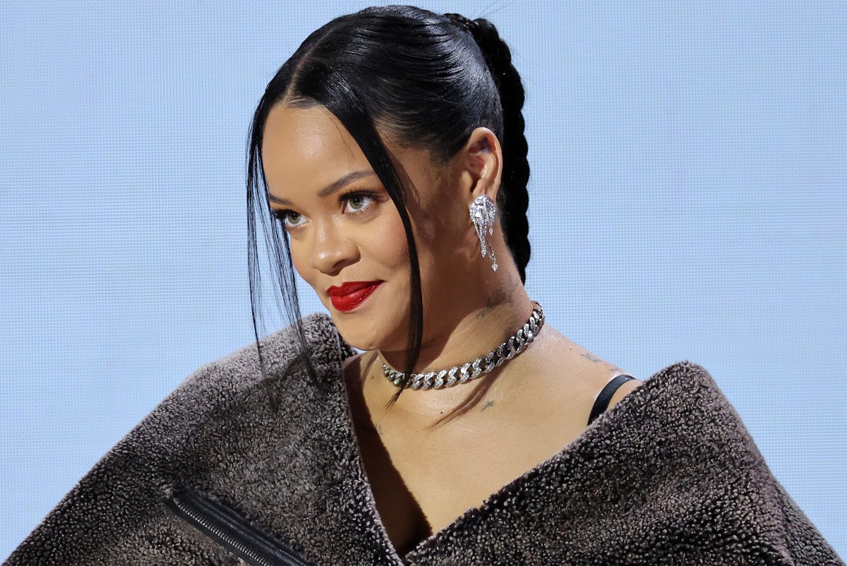 47991_rihanna_net_worth_rihanna_billionaire_jpg