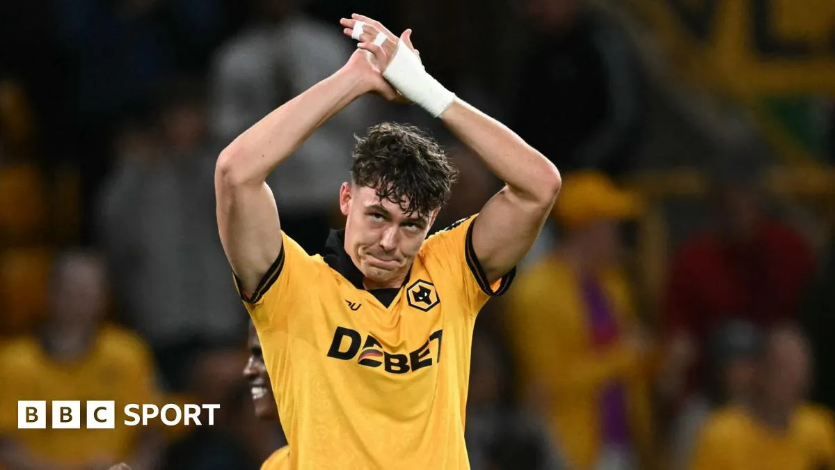 Wolves set to offer Strand Larsen new contract
