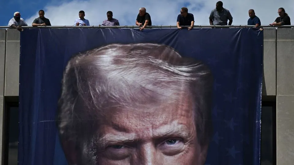 Massive banners with Trump’s face are adorning some federal buildings in DC. Democrats are crying foul