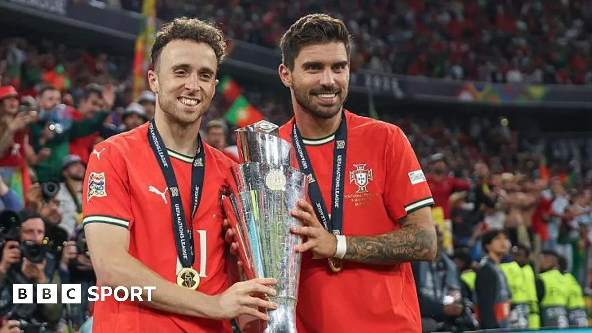 'Ideal person to represent him' - Neves given Jota's 21 shirt