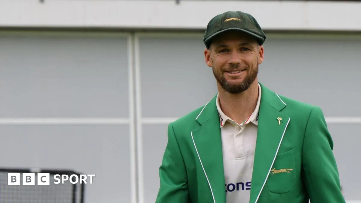 Handscomb signs new Leics deal but will miss run-in