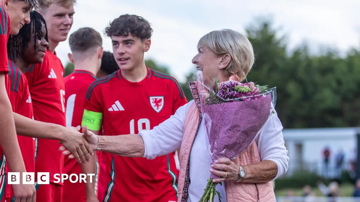 'We miss him' - Gary Speed Cup honours departed Wales great