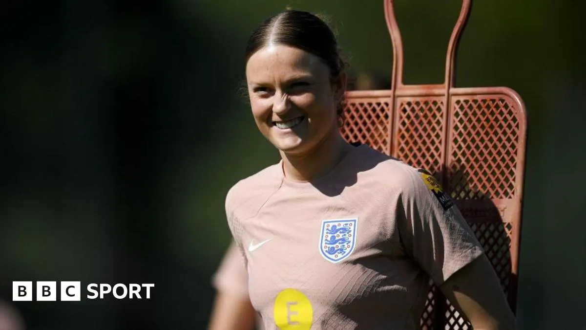 England's Mace joins Everton in club-record move