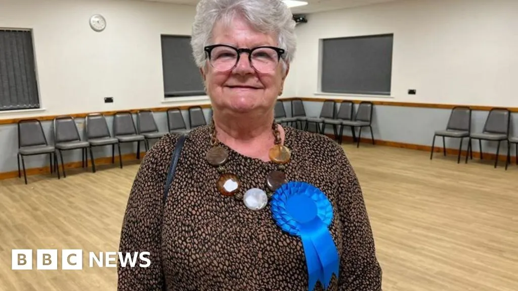Tories win Broxtowe by-election by five votes