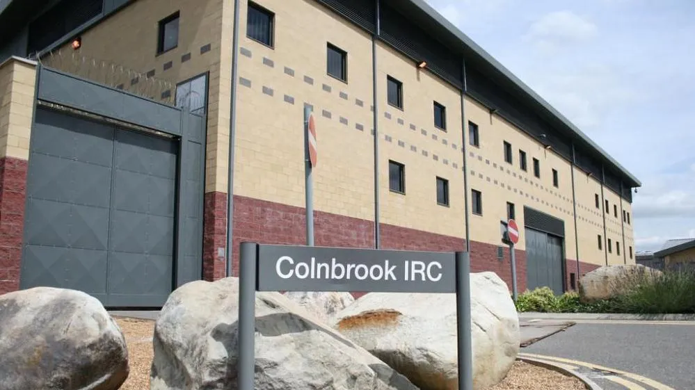 Firm told to scrap detention centre 'ballooncraft' job