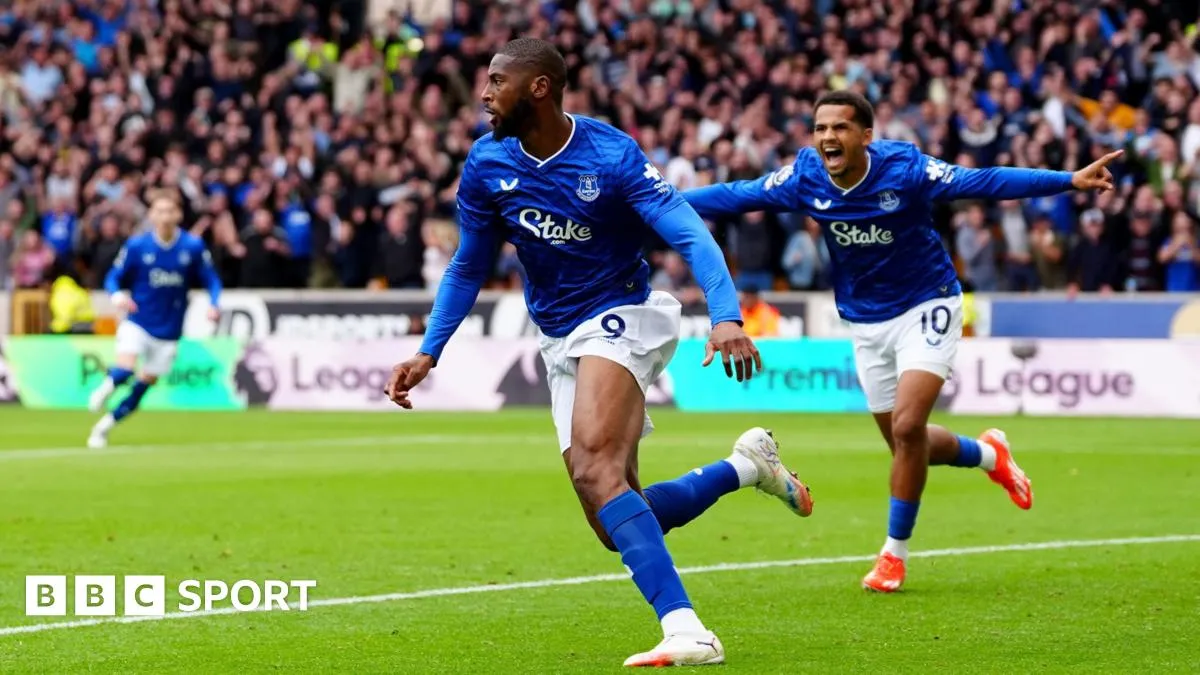 Premier League: Bournemouth lead at Spurs, Wolves level against Everton