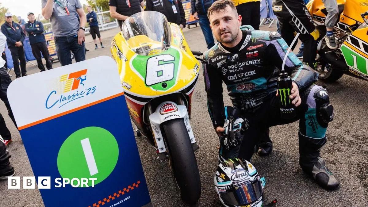 Dunlop dominates Classic TT Lightweight race