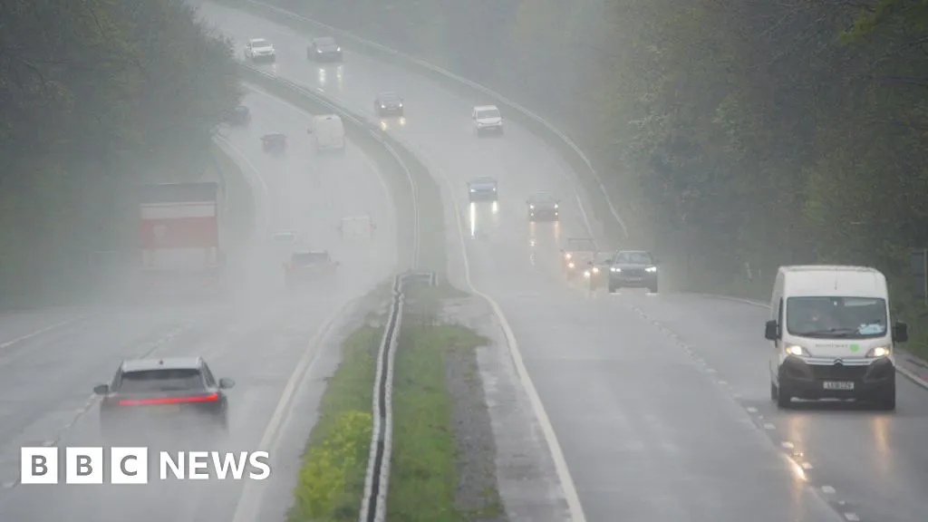 Heavy rain leads to Devon and Cornwall flooding