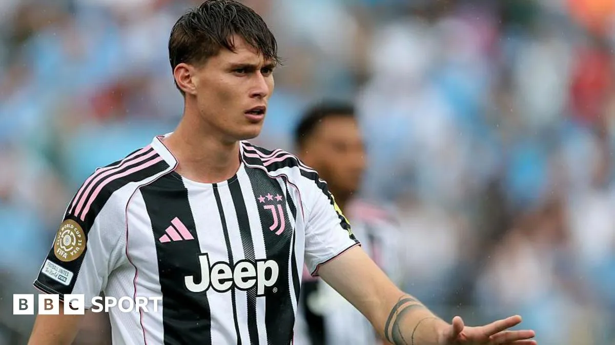 Forest sign 'versatile' Juventus defender Savona