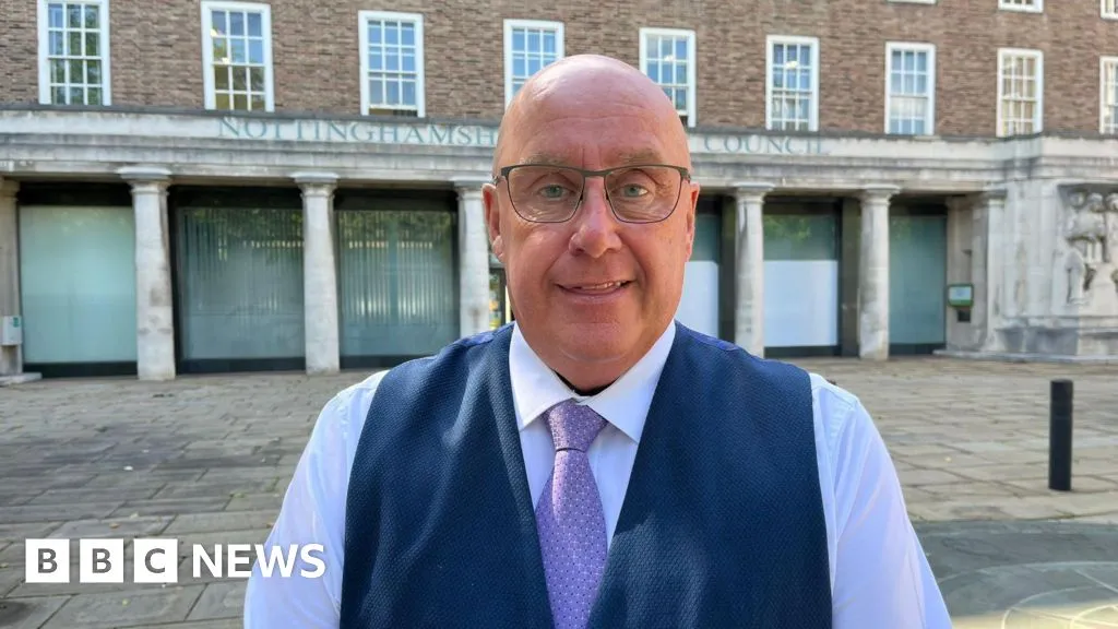 Reform council boss bans local newspaper's reporters