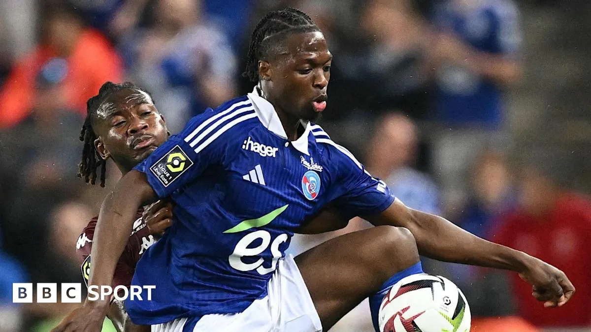 Forest close to £30m-plus deal for winger Bakwa