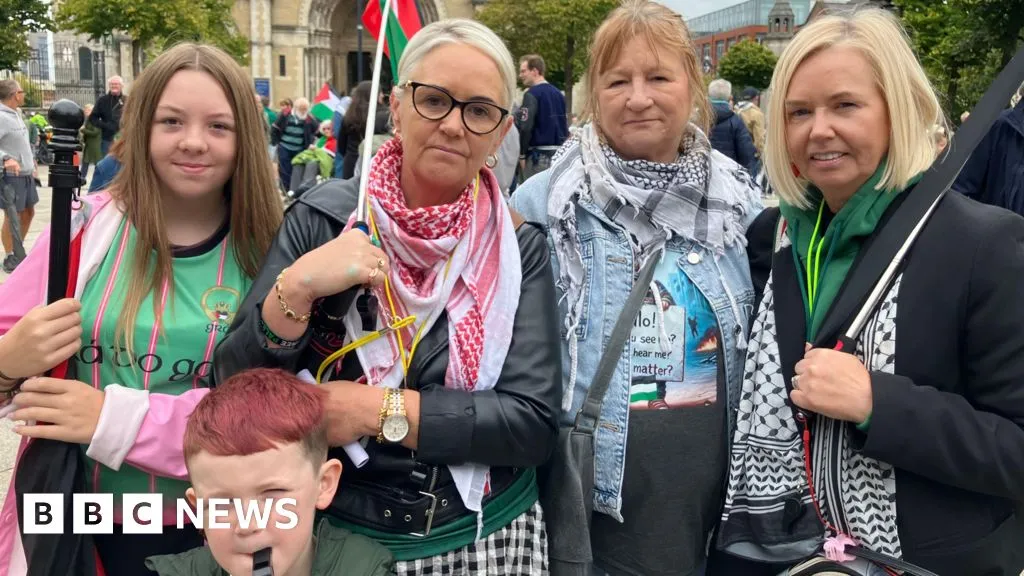 Thousands attend protest in Belfast to 'show solidarity with Palestinians'