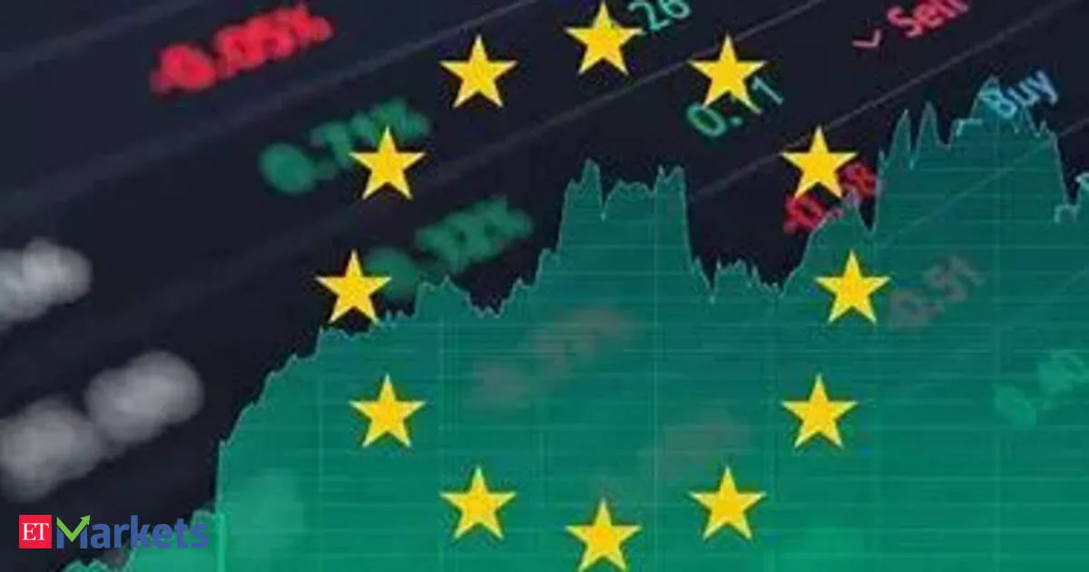 European bond yields edge lower ahead of US inflation data
