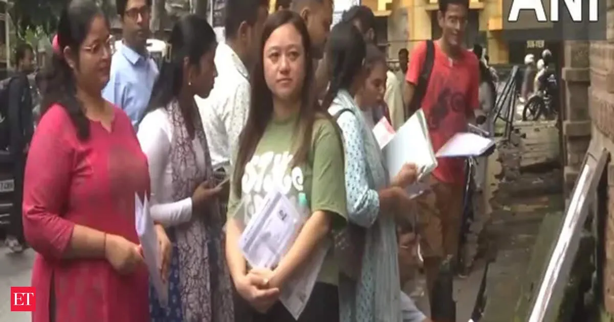 Over 91 pc of 3.19 lakh candidates appear for Bengal SSC teacher job exam for classes 9-10