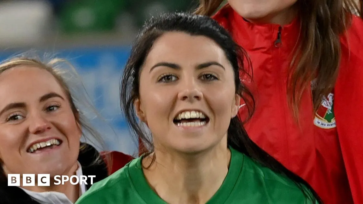 Glens win to stay two points ahead of Reds at top