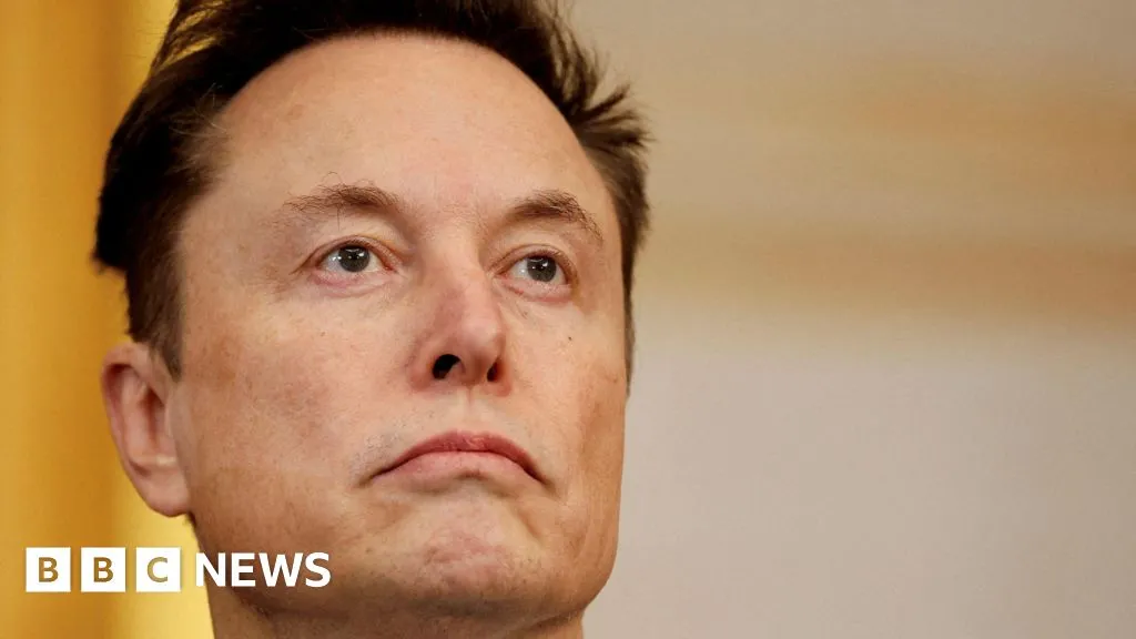 Musk files to dismiss lawsuit over his purchase of Twitter shares