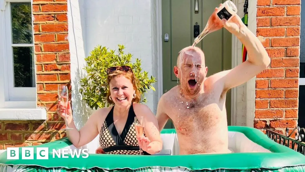 Couple's quirky back to school photos become tradition