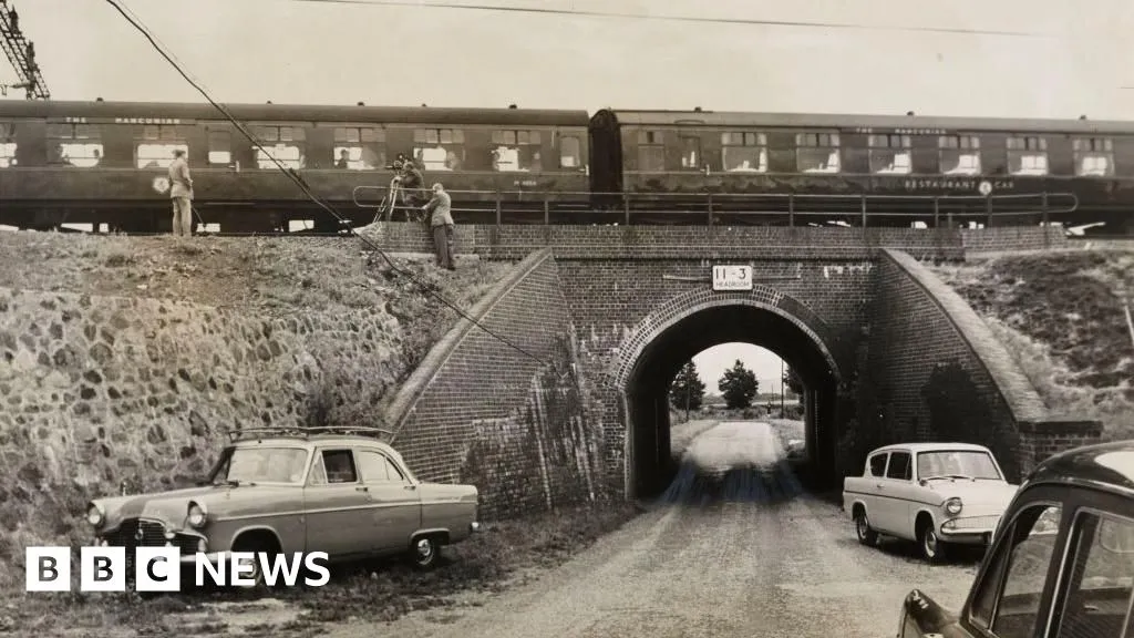 Great Train Robbery court files found in cellar