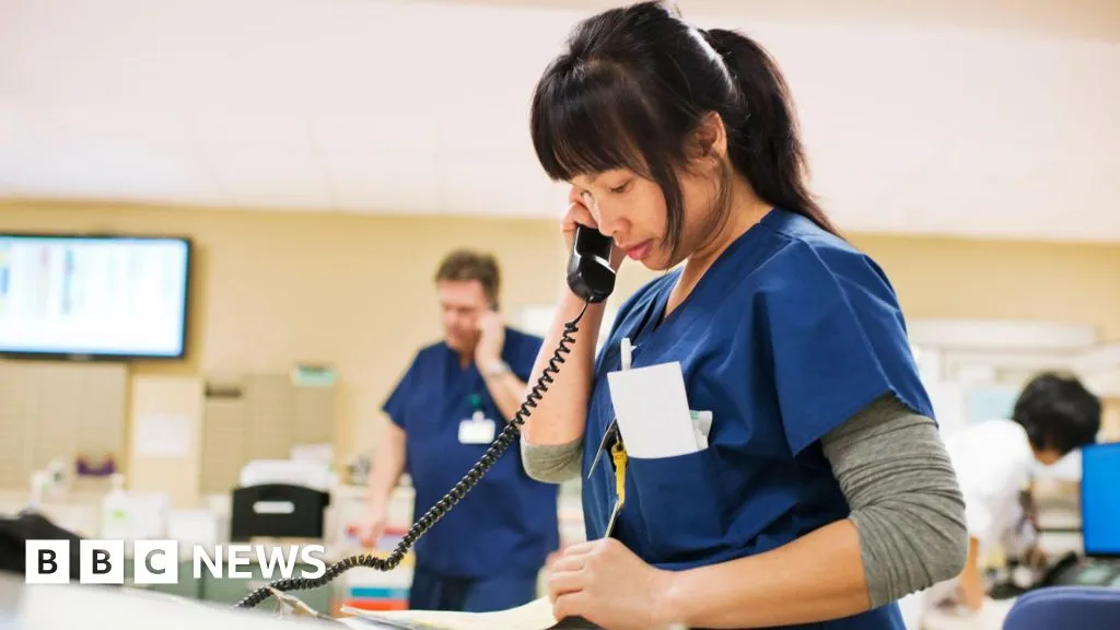 US jobs market weakens further in August