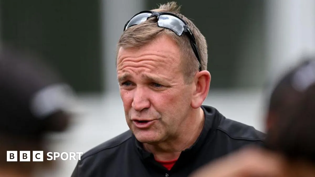 Essex women team director Tennant leaves club