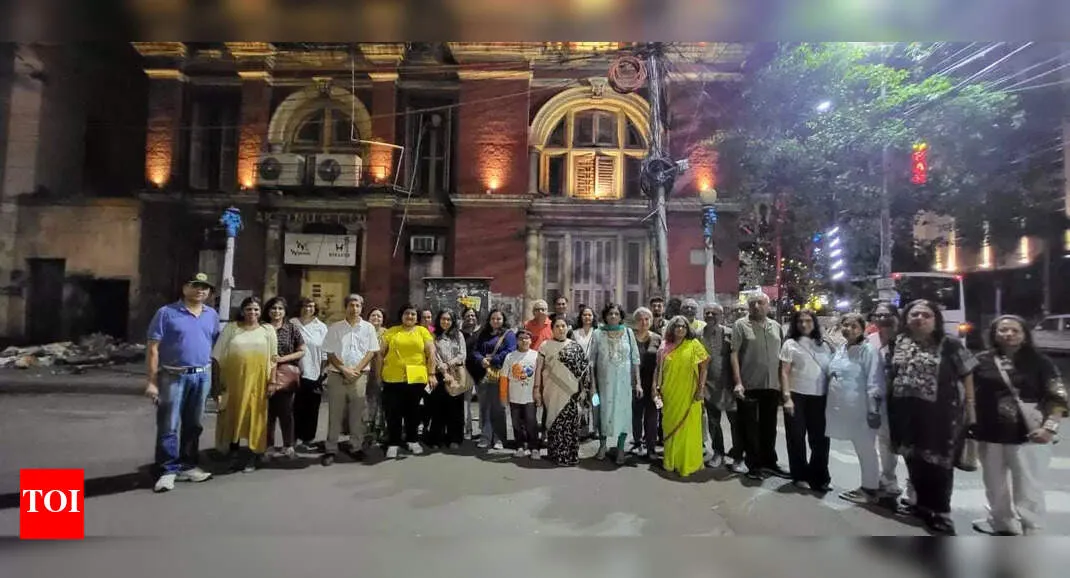 Kolkata illuminated: A heritage bus tour lights up the city