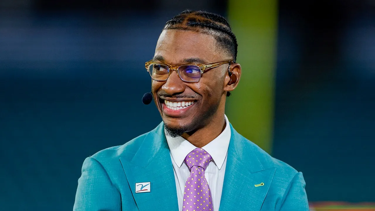 Robert Griffin III reacts to 'Phillies Karen's' 'butterfingers,' recalls his oddest fan interaction