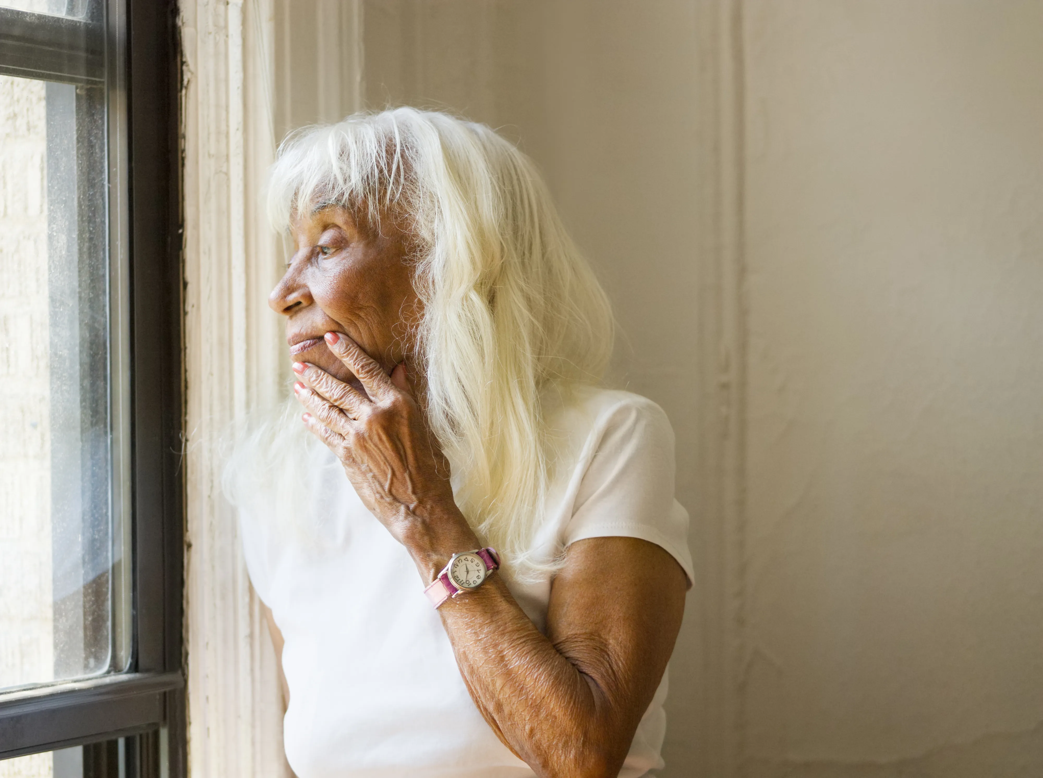 'Sundowning' Is The Dementia Symptom We Don't Talk About Enough